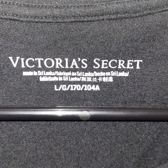 Women's Victoria Secret T-shirt - Picture 2 of 2